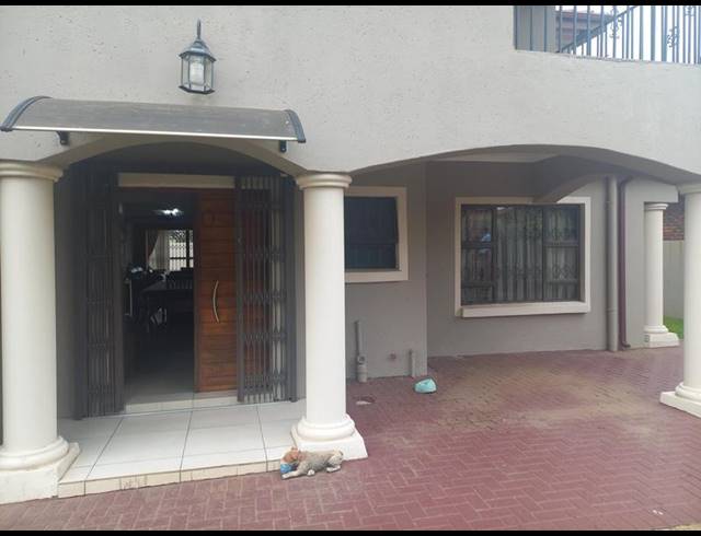 6 BEDROOM HOUSE FOR SALE IN KLIPPOORTJIE